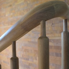 Отделка бетонной лестницы столярным щитом из дуба